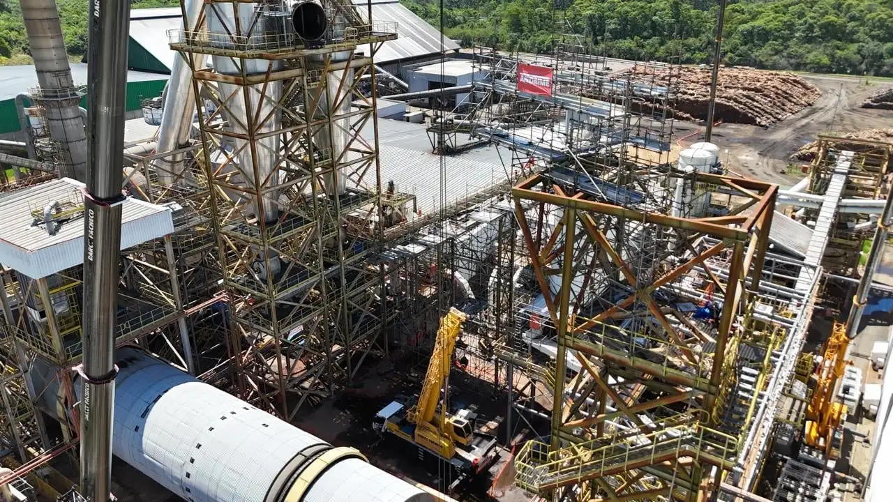 Vista da montagem de andaime industrial